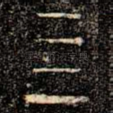 亖