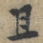 且